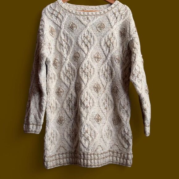 The Limited Intricate Aran/Fisherman Knit Wool-Blend Long Sweater. L. - Picture 1 of 7